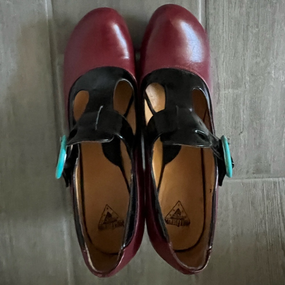 Elegant Red and Black Women's Fluevog Shoes - Picture 2 of 7